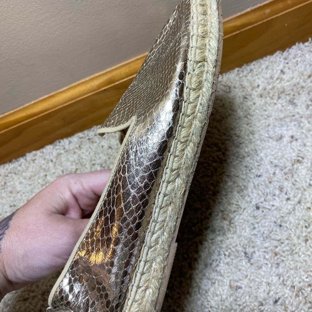 DV by Dolce Vita Tia Metallic Gold Faux Snakeskin Espadrilles Flats Size 8 - Picture 2 of 4